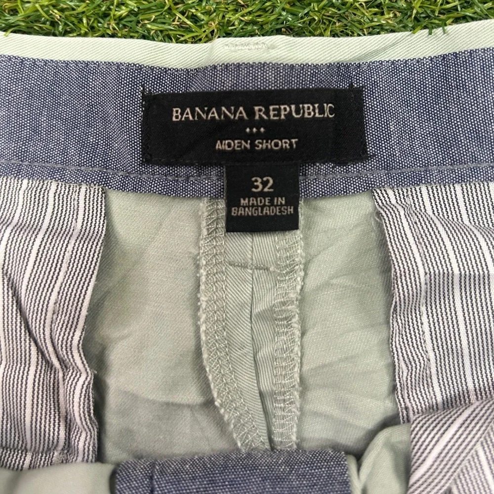 Banana Republic Aiden Short Mens 32 Light Green Sage Chino Slim Fit Flat Front